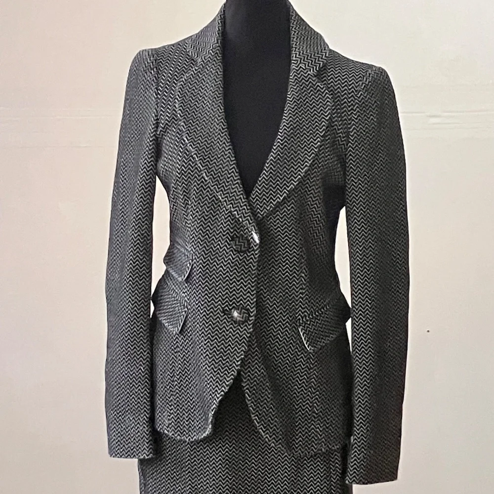 Armani Collezioni Blzck And White Chevron Suit - Picture 3 of 17